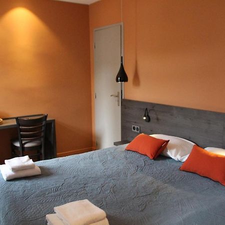 Hotel Le Pont Neuf Saint-Affrique Buitenkant foto
